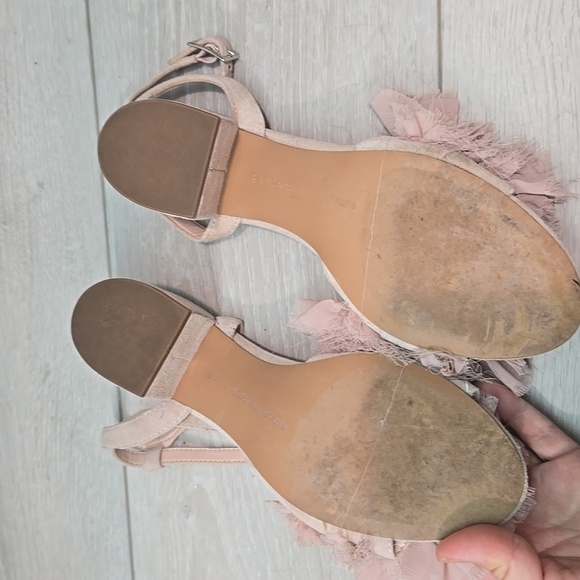 Avec Les Filles Women Elegant Pink Ruffle Heeled Sandals Shoes Sz 5M - Picture 9 of 12